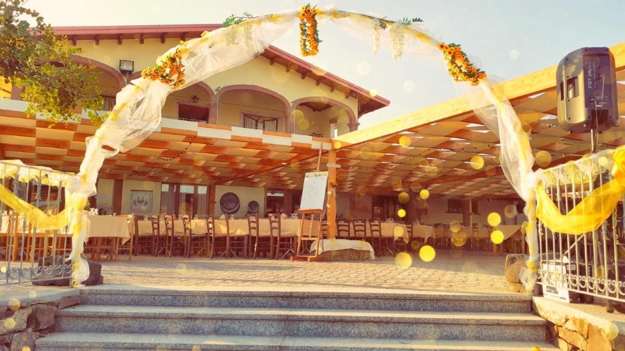 Agriturismo Da Lino Agripizza Villa Samugheo ภายนอก รูปภาพ